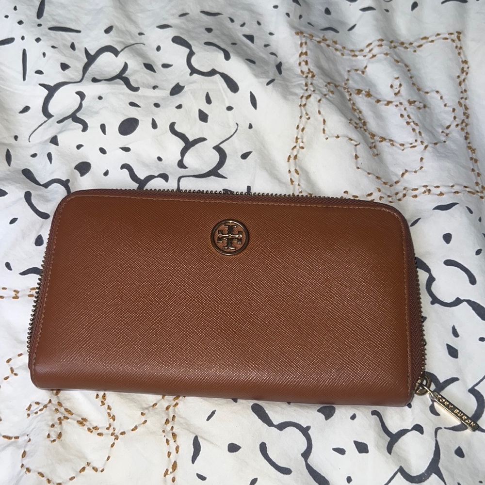 Authentic Tory Burch Leather Wallet